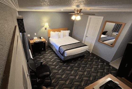 Snyder Motels:Room