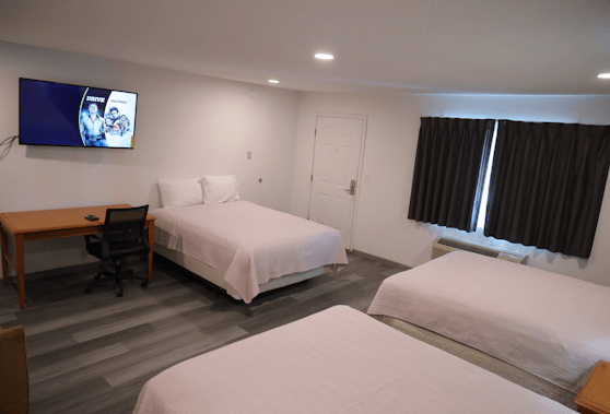 Snyder Motels:Room